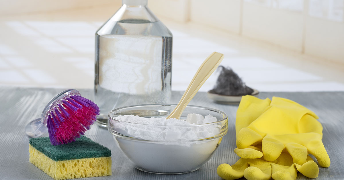 House Cleaning with Baking Soda and Vinegar